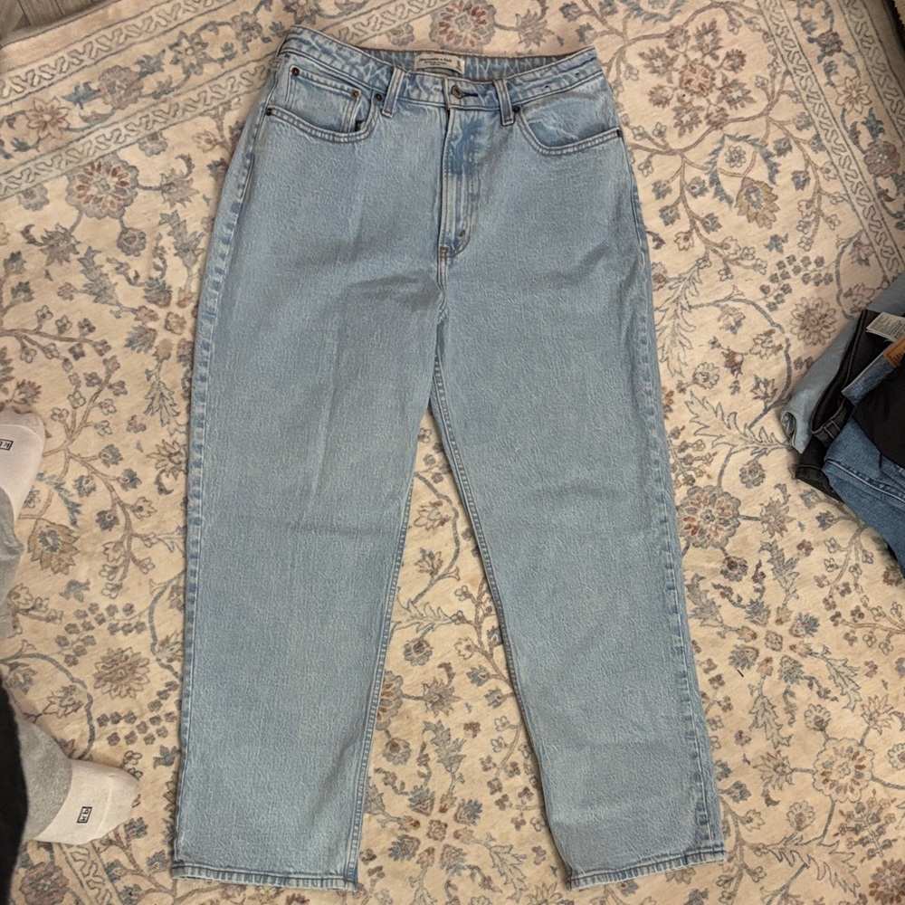 Abercrombie & Fitch Vintage Straight High Rise Jeans - Light Blue